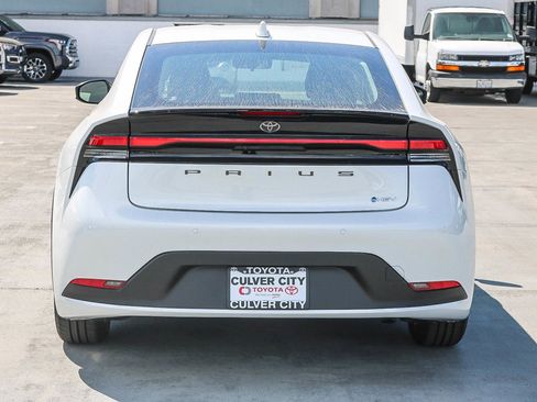New 2026 Toyota Prius LE FWD image 8