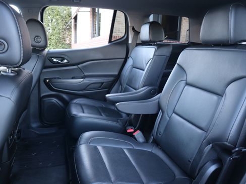 Used 2023 GMC Acadia SLT w/ Elevation Edition image 30