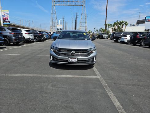 Used 2024 Volkswagen Jetta Sport FWD image 2