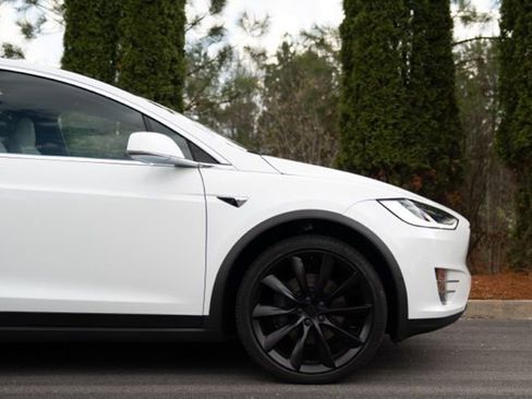 Used 2020 Tesla Model X Long Range image 13