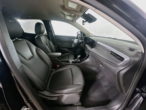 Used 2024 Buick Encore GX Sport Touring FWD image 29
