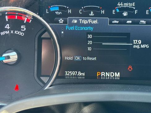 Used 2022 Ford F250 Platinum w/ FX4 Off-Road Package AWD/4WD image 28