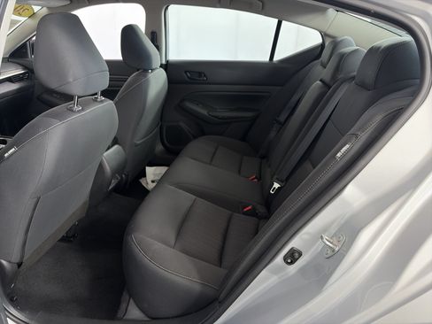 Used 2024 Nissan Altima 2.5 SV FWD image 7