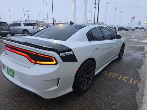 Used 2018 Dodge Charger R/T image 6