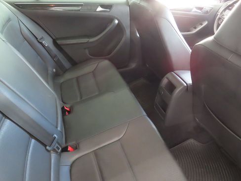 Used 2016 Volkswagen Jetta SEL FWD image 25
