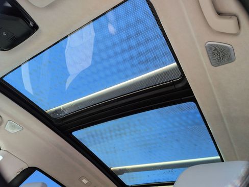 Certified 2024 BMW X7 xDrive40i w/ Executive Package image 28