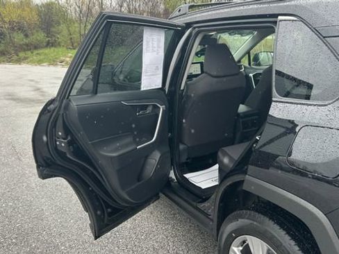 Used 2025 Toyota RAV4 XLE w/ Convenience Package AWD/4WD image 30