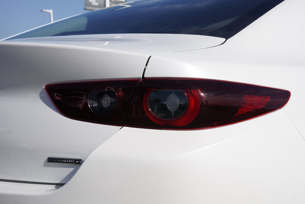 Used 2024 MAZDA MAZDA3 s FWD image 13