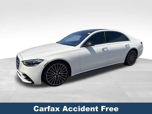 Used 2022 Mercedes-Benz S 580 4MATIC Sedan image 3