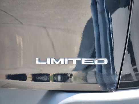 Used 2018 Jeep Cherokee Limited AWD/4WD image 61