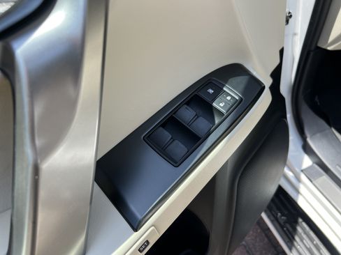 Used 2023 Lexus GX 460 Premium w/ Accessory Package AWD/4WD image 15