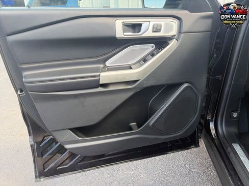Used 2023 Ford Explorer Limited w/ Limited Technology Package RWD image 11