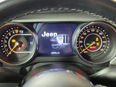 Used 2021 Jeep Gladiator Overland w/ Safety Group AWD/4WD image 17
