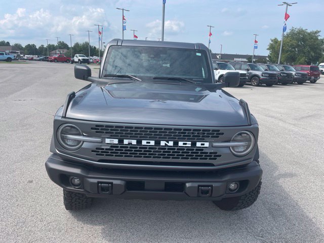Used 2025 Ford Bronco Badlands AWD/4WD image 3