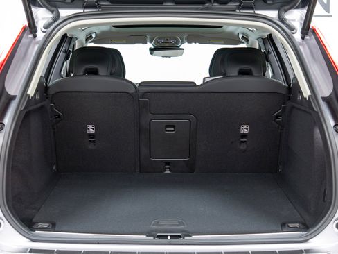 New 2026 Volvo XC60 B5 Plus w/ Protection Package Premier image 10