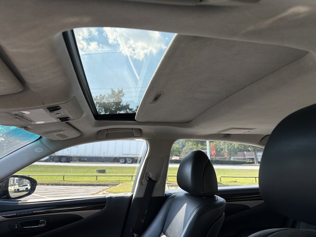 Used 2013 Lexus LS 460 L w/ All-Weather Pkg RWD image 23
