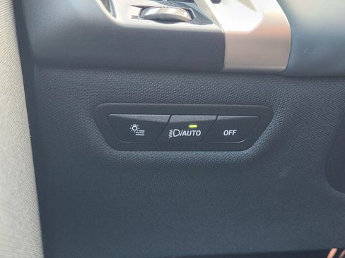 Used 2023 BMW iX M60 image 22