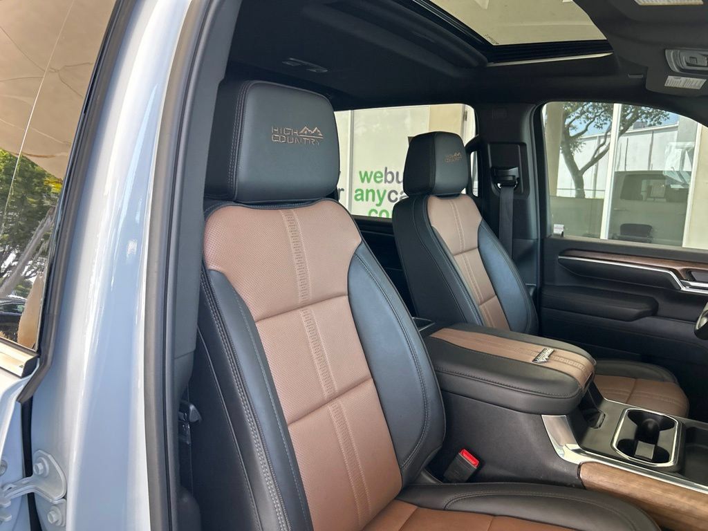 Used 2026 Chevrolet Silverado 3500 High Country w/ Technology Package AWD/4WD image 32