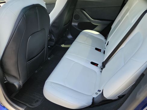 Used 2025 Tesla Model Y Long Range AWD/4WD image 15