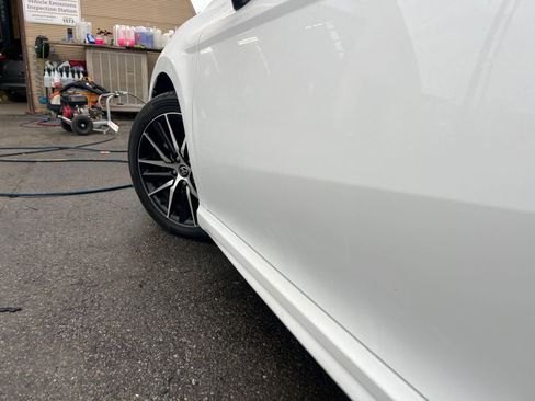 Used 2021 Toyota Camry SE w/ Cold Weather Package image 30