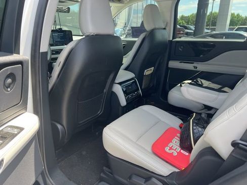 Used 2025 Lincoln Aviator Reserve w/ Illumination Package AWD/4WD image 11