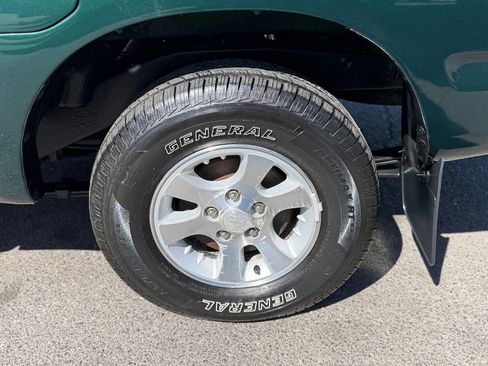 Used 2000 Toyota Tacoma 2WD Regular Cab image 63