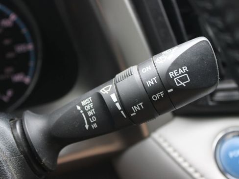 Used 2018 Toyota RAV4 XLE AWD/4WD image 37