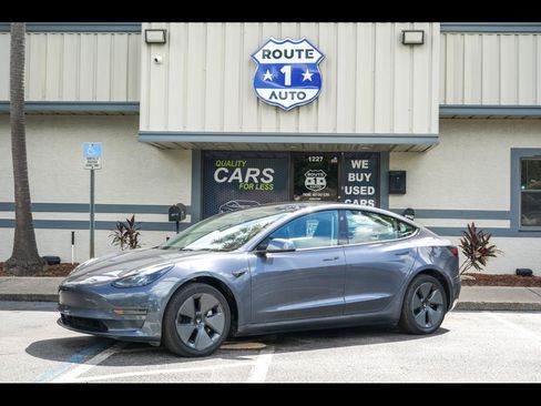Used 2023 Tesla Model 3 Standard Range RWD image 1