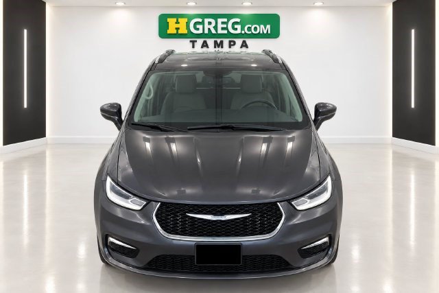 Used 2021 Chrysler Pacifica Touring-L FWD image 7