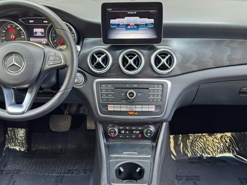 Used 2018 Mercedes-Benz CLA 250 4MATIC image 24