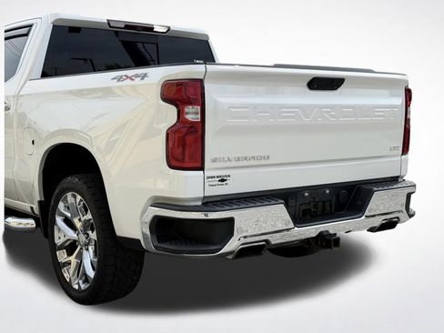 Used 2019 Chevrolet Silverado 1500 LTZ w/ LTZ Plus Package AWD/4WD image 3