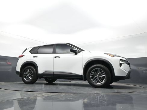 Certified 2025 Nissan Rogue S FWD image 27