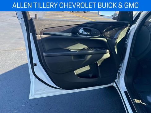 Used 2016 Buick Enclave Leather image 10