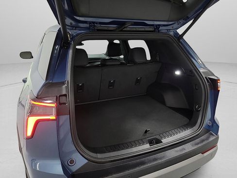 Used 2025 Chevrolet Equinox LT w/ Convenience Package II FWD image 7
