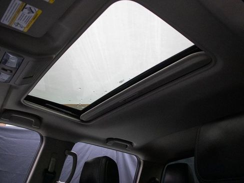 Used 2024 Nissan Frontier SL w/ Technology Package image 28