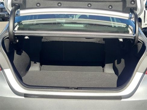 Used 2020 Toyota Camry SE image 26