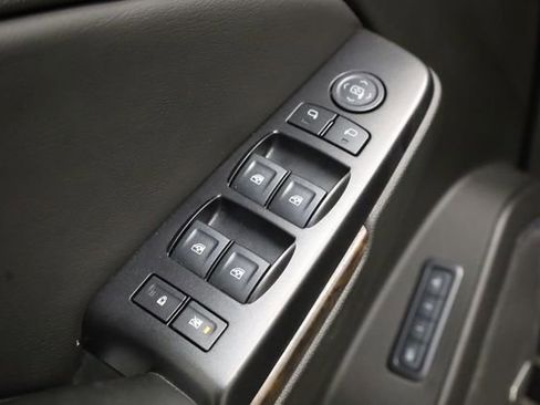 Used 2018 Chevrolet Tahoe LT AWD/4WD image 17