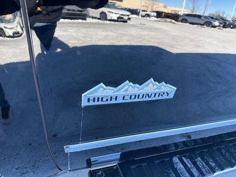 Used 2015 Chevrolet Silverado 1500 High Country image 41