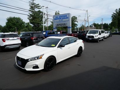 Used 2022 Nissan Altima 2.5 SR w/ Midnight Edition Package