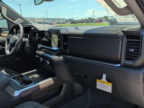 New 2025 GMC Sierra 2500 SLT w/ Texas SLT Premium Package image 30