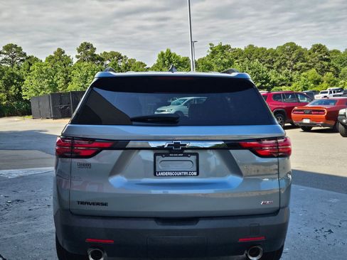 Used 2023 Chevrolet Traverse RS FWD image 6