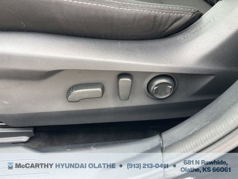 Used 2025 Subaru Outback Premium w/ Popular Package #1A image 19