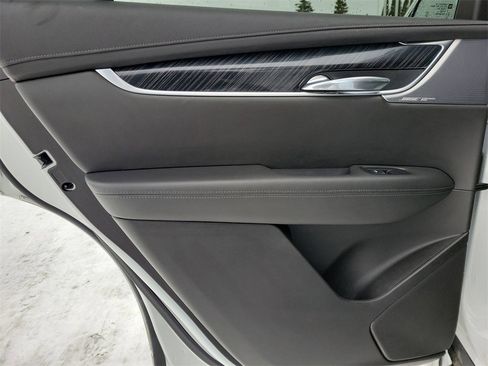 Used 2022 Cadillac XT6 Premium Luxury w/ LPO, Floor Liner Package image 11