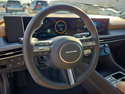 Used 2025 Hyundai Sonata Limited image 17