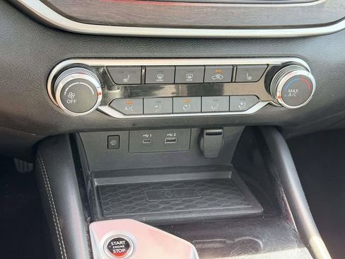 Used 2024 Nissan Altima 2.5 SV w/ SV Premium Package image 23