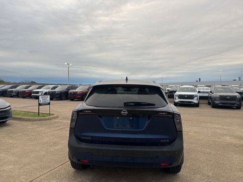 Certified 2025 Nissan Kicks SV image 14