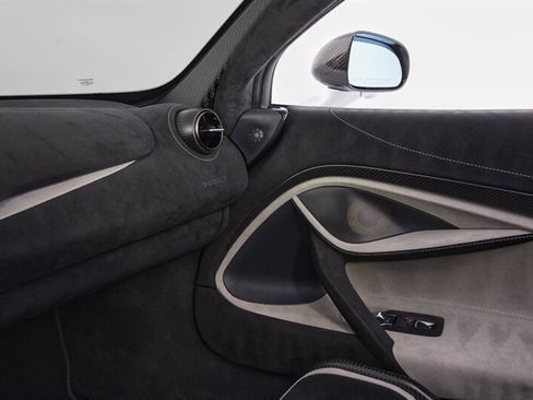 Used 2022 McLaren 765LT RWD image 31