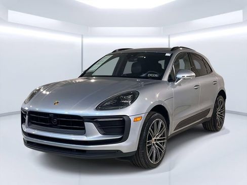 Used 2026 Porsche Macan AWD/4WD image 1