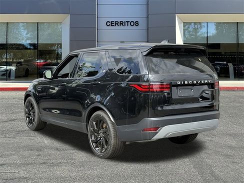 New 2025 Land Rover Discovery S image 8