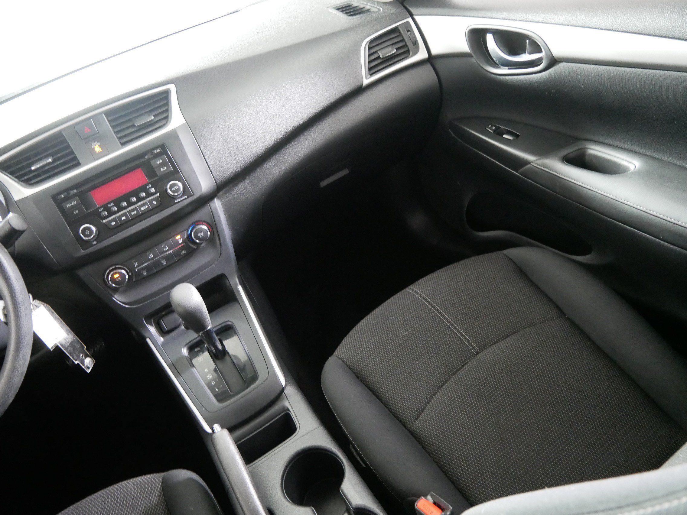 Used 2017 Nissan Sentra S FWD image 11